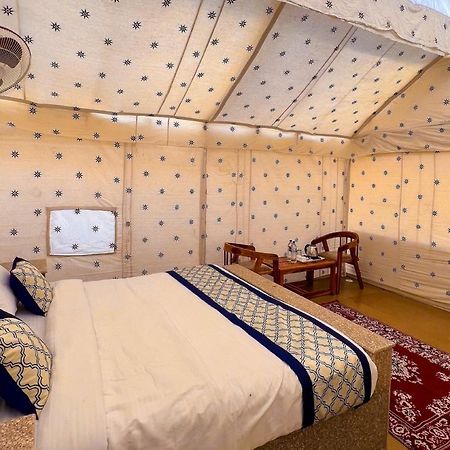Ozaki Desert Camp & Resort Jaisalmer Bagian luar foto
