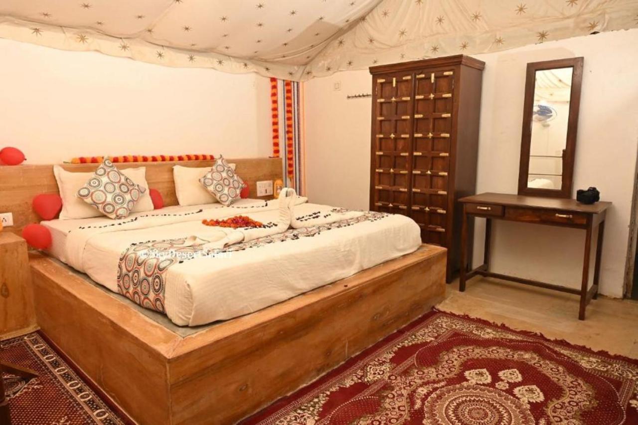 Ozaki Desert Camp & Resort Jaisalmer Bagian luar foto