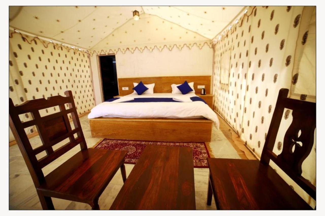 Ozaki Desert Camp & Resort Jaisalmer Bagian luar foto