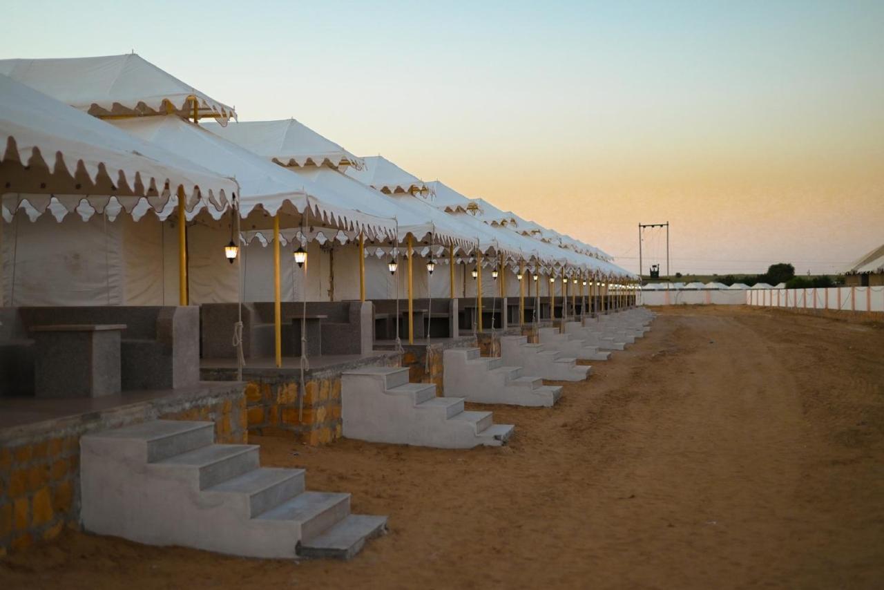 Ozaki Desert Camp & Resort Jaisalmer Bagian luar foto