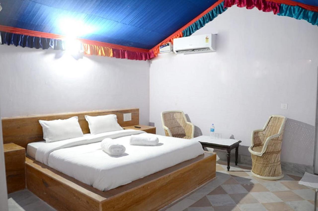 Ozaki Desert Camp & Resort Jaisalmer Bagian luar foto