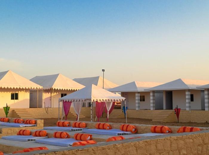 Ozaki Desert Camp & Resort Jaisalmer Bagian luar foto