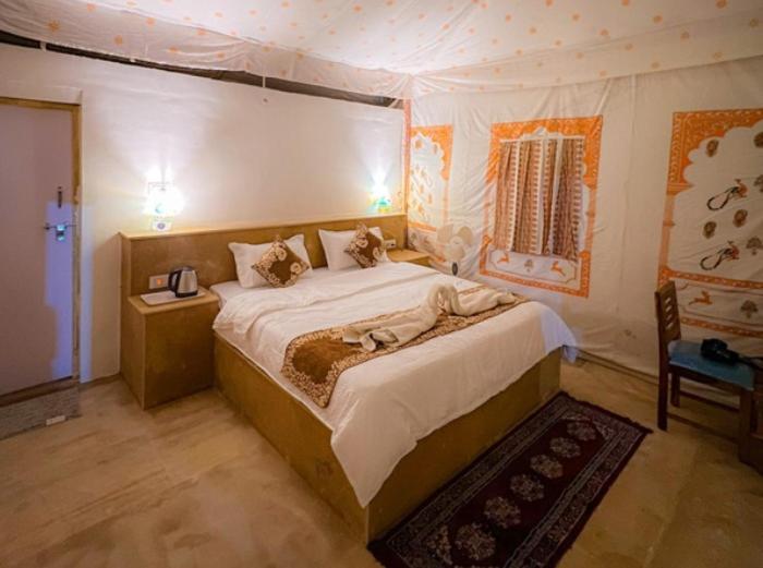 Ozaki Desert Camp & Resort Jaisalmer Bagian luar foto